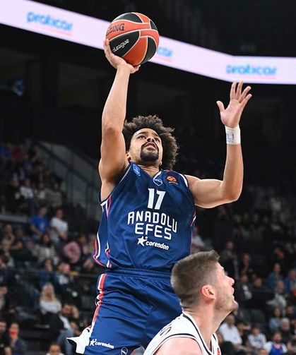 Türk derbisinde Anadolu Efes güldü