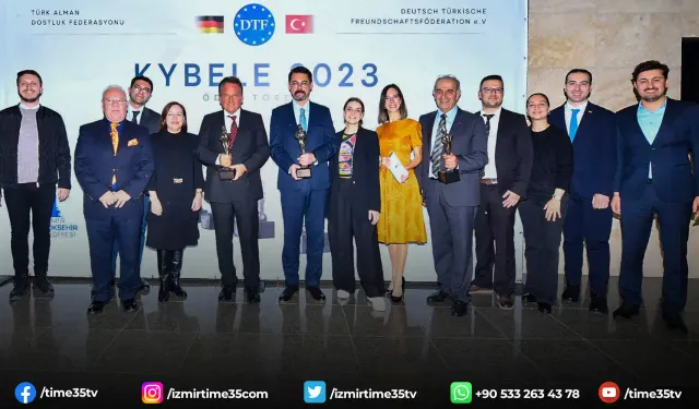 Alman-Türk Dostluk Federasyonu’ndan Başkan Soyer’e “Kültür Ödülü”