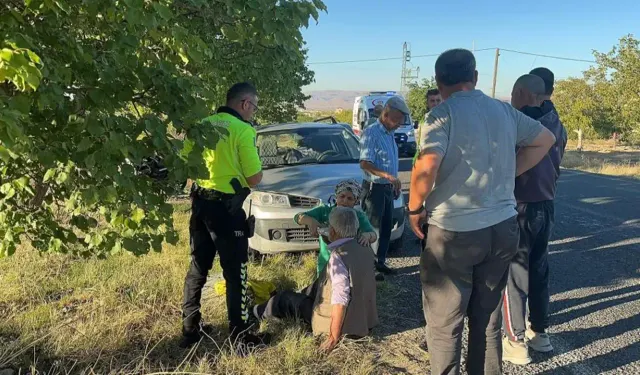 Önünde namaz kıldığı aracın altında kaldı