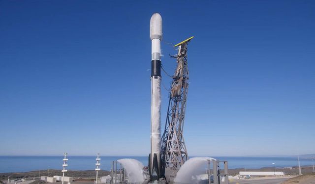 Fergani Uzay'ın ilk uydusu uzaya fırlatıldı