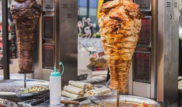 Tavuk döner kaynaklı zehirlenmeler, kitlesel sağlık krizlerine yol açabilir