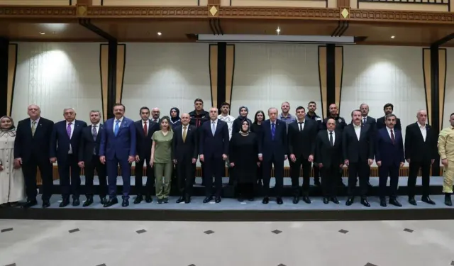 Cumhurbaşkanı Erdoğan işçilerle bir araya geldi