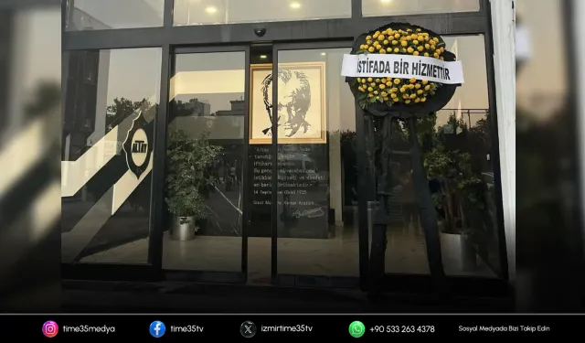 Altay taraftarından siyah çelenk protestosu