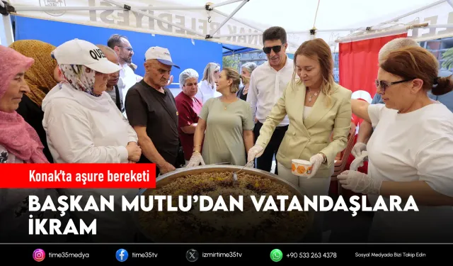 Konak’ta aşure bereketi: Başkan Mutlu’dan vatandaşlara ikram