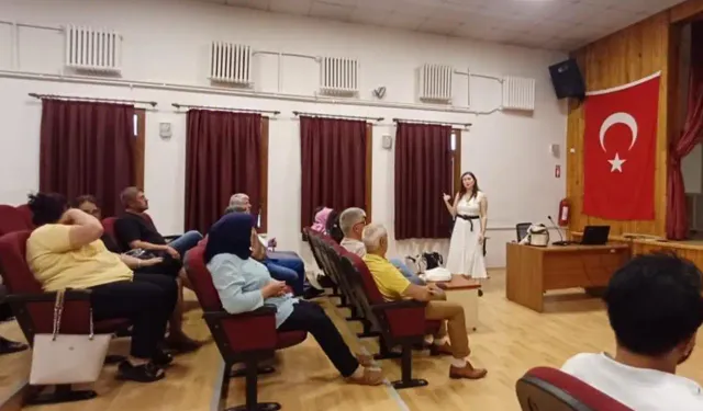 Bornovalı muhtarlara 'diksiyon' eğitimi