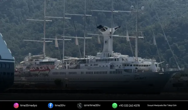 Marmaris’e iki dev yolcu gemisi geldi