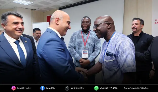 İzmir'de Burkina Fasolu sağlıkçılar sertifikalarını aldı