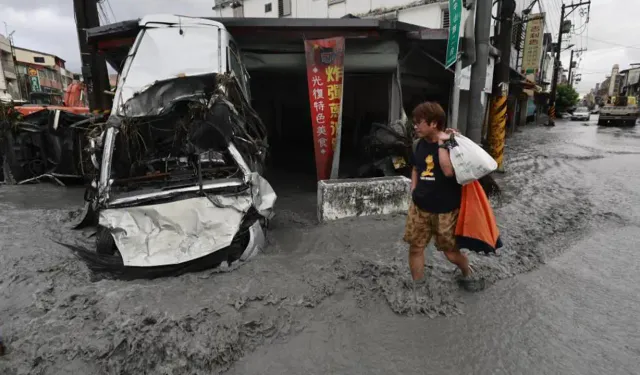 Tayvan'ı sel vurdu: 17 ölü, 100'den fazla kayıp