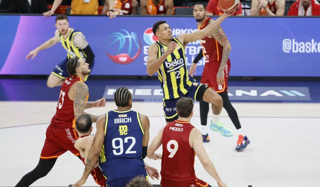 Basketbol Süper Ligi’nde derbinin kazananı Fenerbahçe Beko