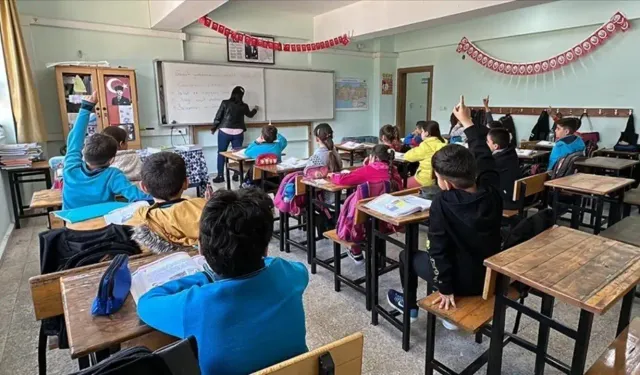 Okullarda ara tatiller kalkabilir