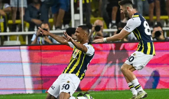 Fenerbahçe'de bir kadro dışı daha!