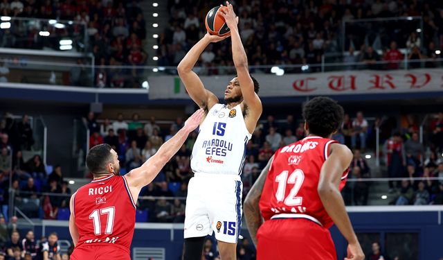 Anadolu Efes Milano deplasmanında dağıldı