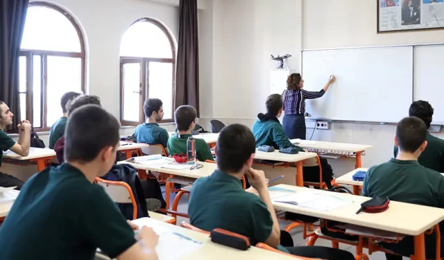 Öğretmenlerin yer değiştirme takvimleri açıklandı