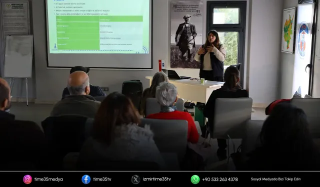 Efes Selçuk’ta üreticiye üzümsü meyve eğitimi