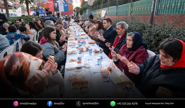 İzmir Büyükşehir'in iftar sofrası Karşıyaka'da kuruldu