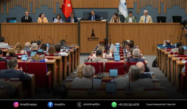 İzmir Büyükşehir Meclisi’nde “kadraja girdi” tartışması