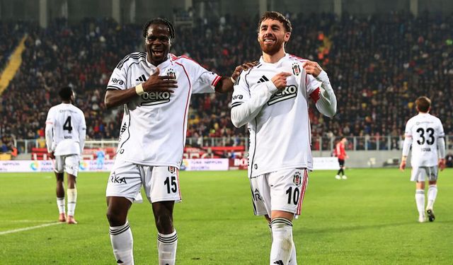 Beşiktaş deplasmanda üç puanı iki golle aldı