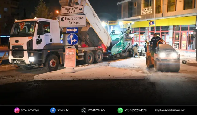 Bornova Belediyesi’nden gece asfalt çalışması