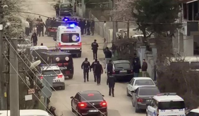 Düzce'de silahlı kavga: 2’si silahla 3 yaralı