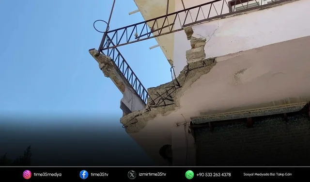 Balkon çöktü, baba ve engelli oğlu yaralandı