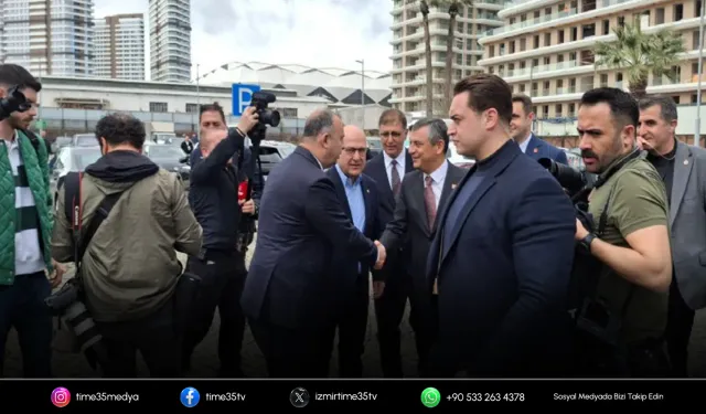 Özel İzmir'de milletvekilleriyle bir araya geldi