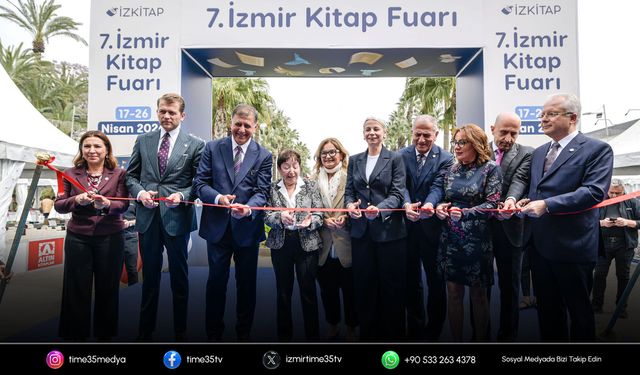 İzmir kitap fuarı kapılarını ziyaretçilere açtı