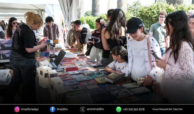İzmir’de edebiyatın kalbi Kültürpark’ta attı