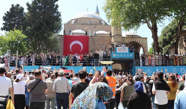 10 ton mesir macunu 20 dakikada saçıldı