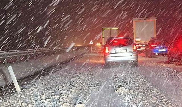 Afyonkarahisar'da 2 ilçede eğitime kar engeli