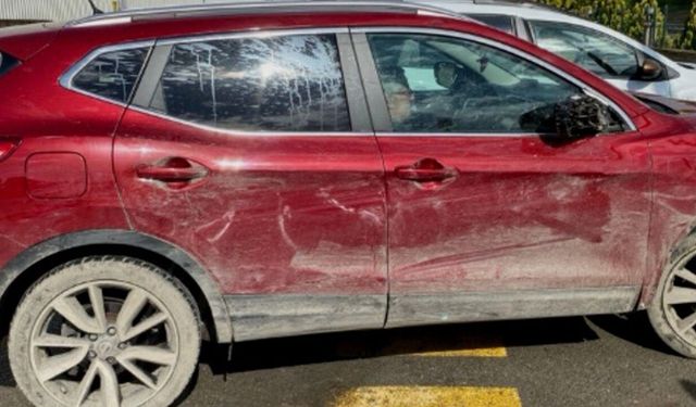 Kontrolden çıkan cip işçilere çarptı: 2 yaralı