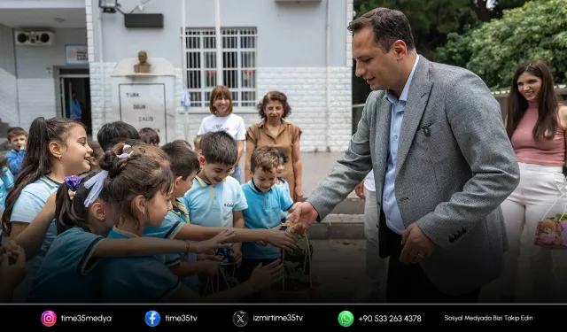 Bornovalı minik eller toprakla buluşuyor