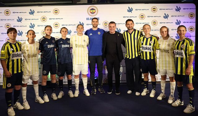 Fenerbahçe yeni sezon formalarını tanıttı