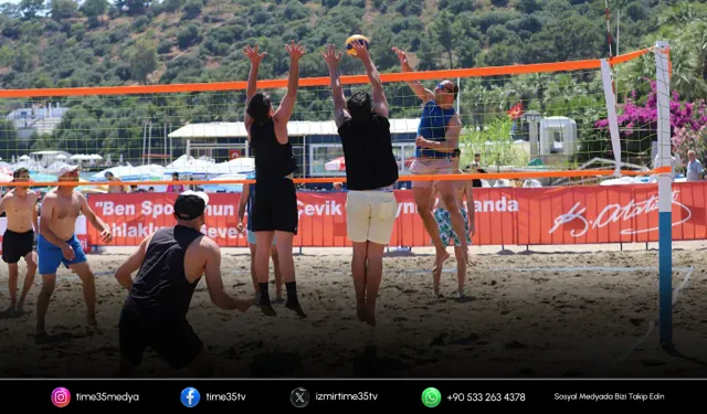Menderes’te plaj voleybolu heyecanı