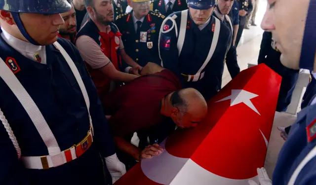 Şehit Samet Karabulut’a gözyaşlarıyla veda