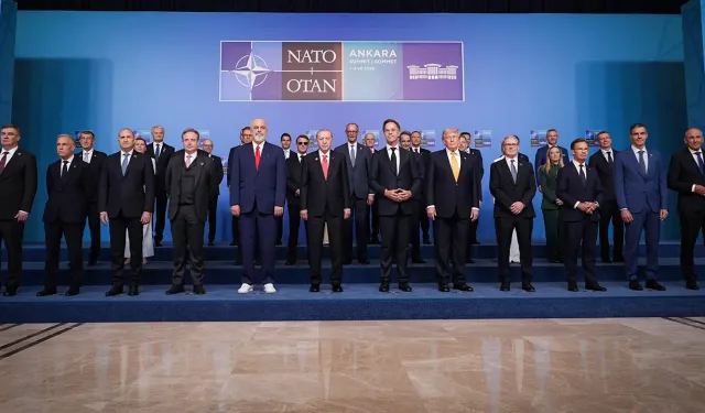 NATO Zirvesi'nde aile fotoğrafı çekildi