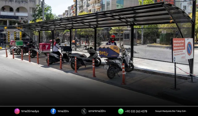 Bornova'dan kuryelere ve vatandaşlara gölgelik desteği
