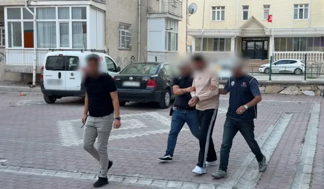 İnterpol kırmızı bültenle arıyordu! Türkiye’de yakalandı