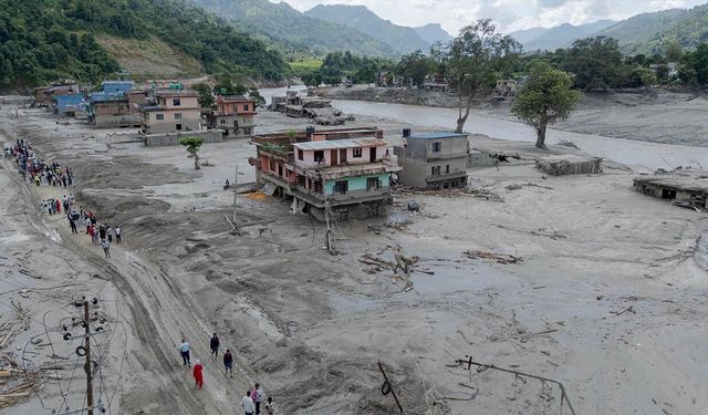 Nepal'deki selde can kaybı 1114'e yükseldi