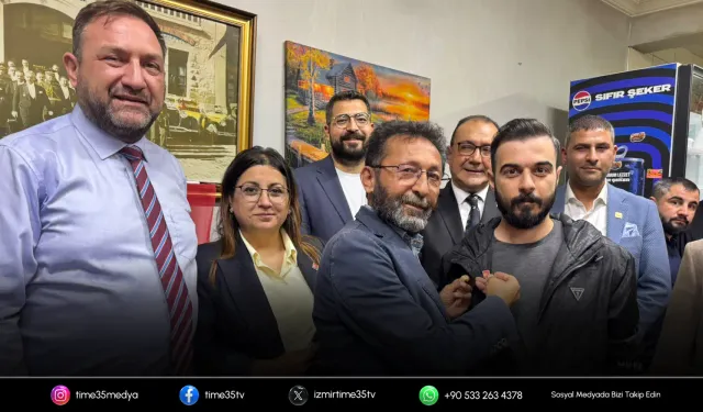 CHP Bayraklı’da gövde gösterisi: 57 yeni üye
