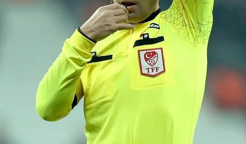 Beşiktaş - Fenerbahçe derbisini yönetecek hakem belli oldu!