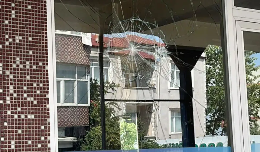 Kavgada ilgisi olmayan esnaf kalbinden vuruldu