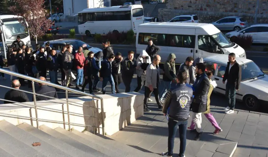 Öğretmen olacaktı, çete lideri oldu