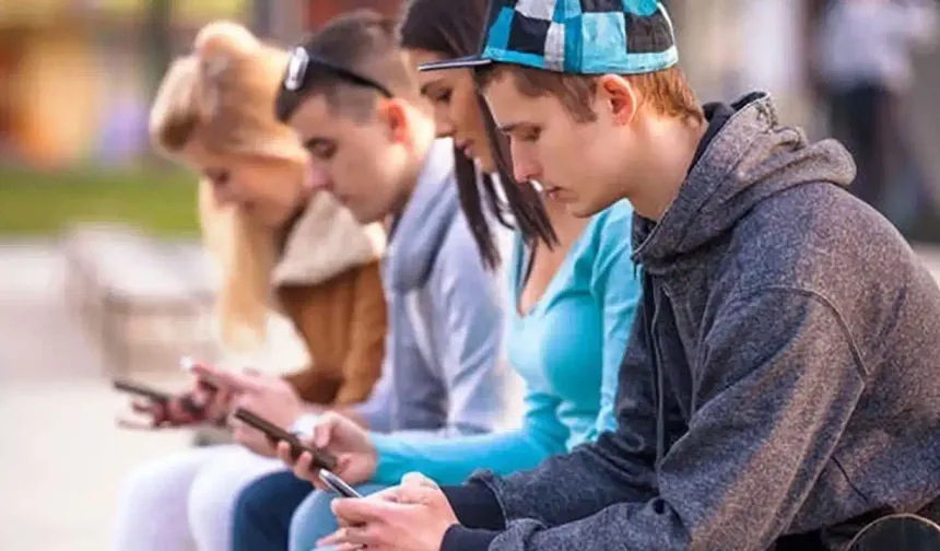 16 yaşından küçüklere sosyal medya yasağı