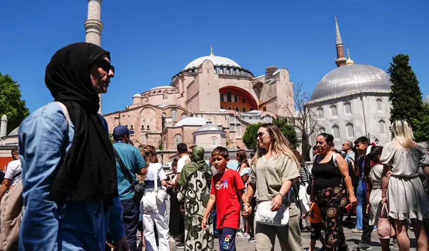 Türkiye'yi 9 ayda 50 milyon turist ziyaret etti