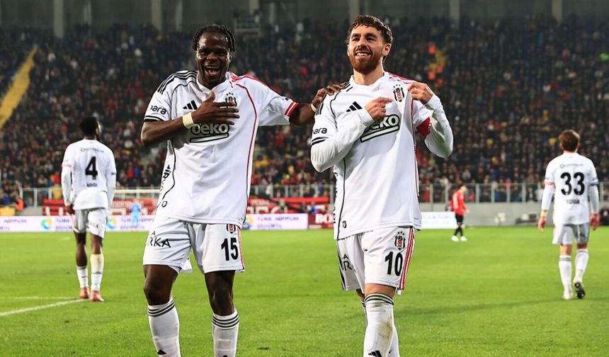 Beşiktaş deplasmanda üç puanı iki golle aldı