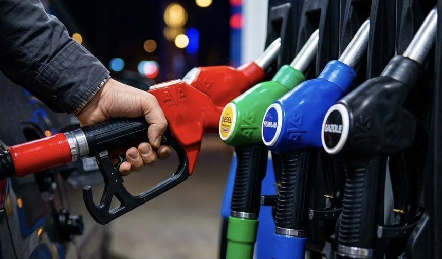 Akaryakıta çifte indirim! Motorinde sert düşüş