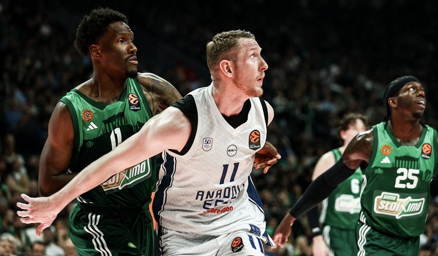 Anadolu Efes sezonu mağlubiyetle tamamladı
