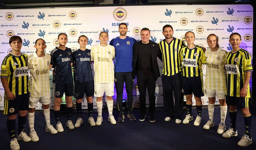 Fenerbahçe yeni sezon formalarını tanıttı
