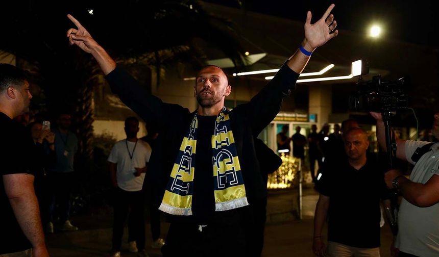 Vedat Muriqi Fenerbahçe için İstanbul'a geldi