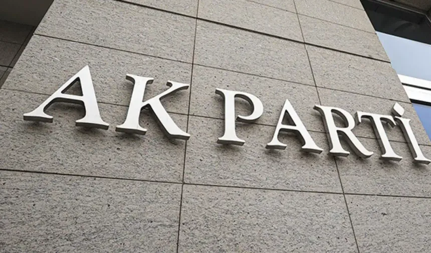 AK Parti'de 3 il başkanı değişti
